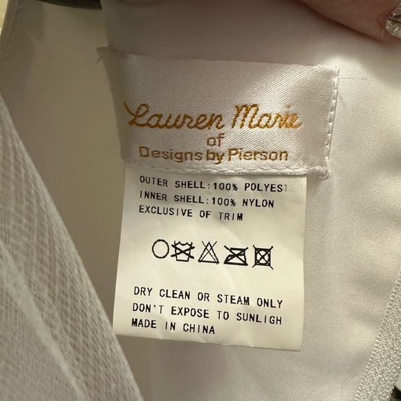 Gorgeous first holy communion dress size 6x and headband with veil - Picture 9 of 9